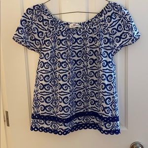 Vineyard Vines off the shoulder t-shirt